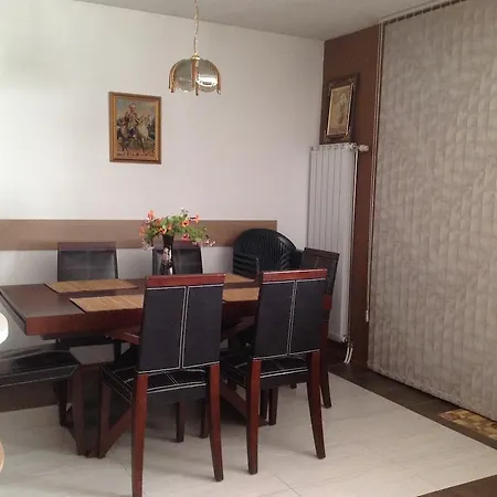 Nadejda Vacation House 拉兹洛格